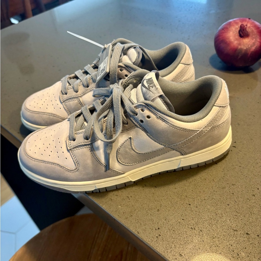 "Low Cool Grey" Nike dunks NWOT uk 6.5